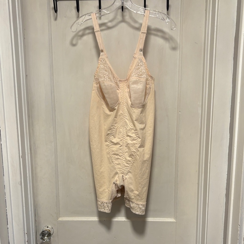 Vintage The Smoother Cream Women's Shapewear and Garter Undergarments Girdle 40